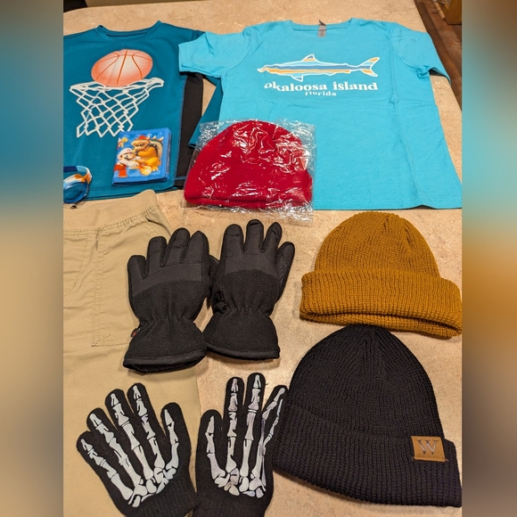 Lot Boys 7-8 y/old boy - Picture 4 of 16